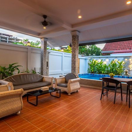 Gala Holiday Villa Pattaya Exterior foto