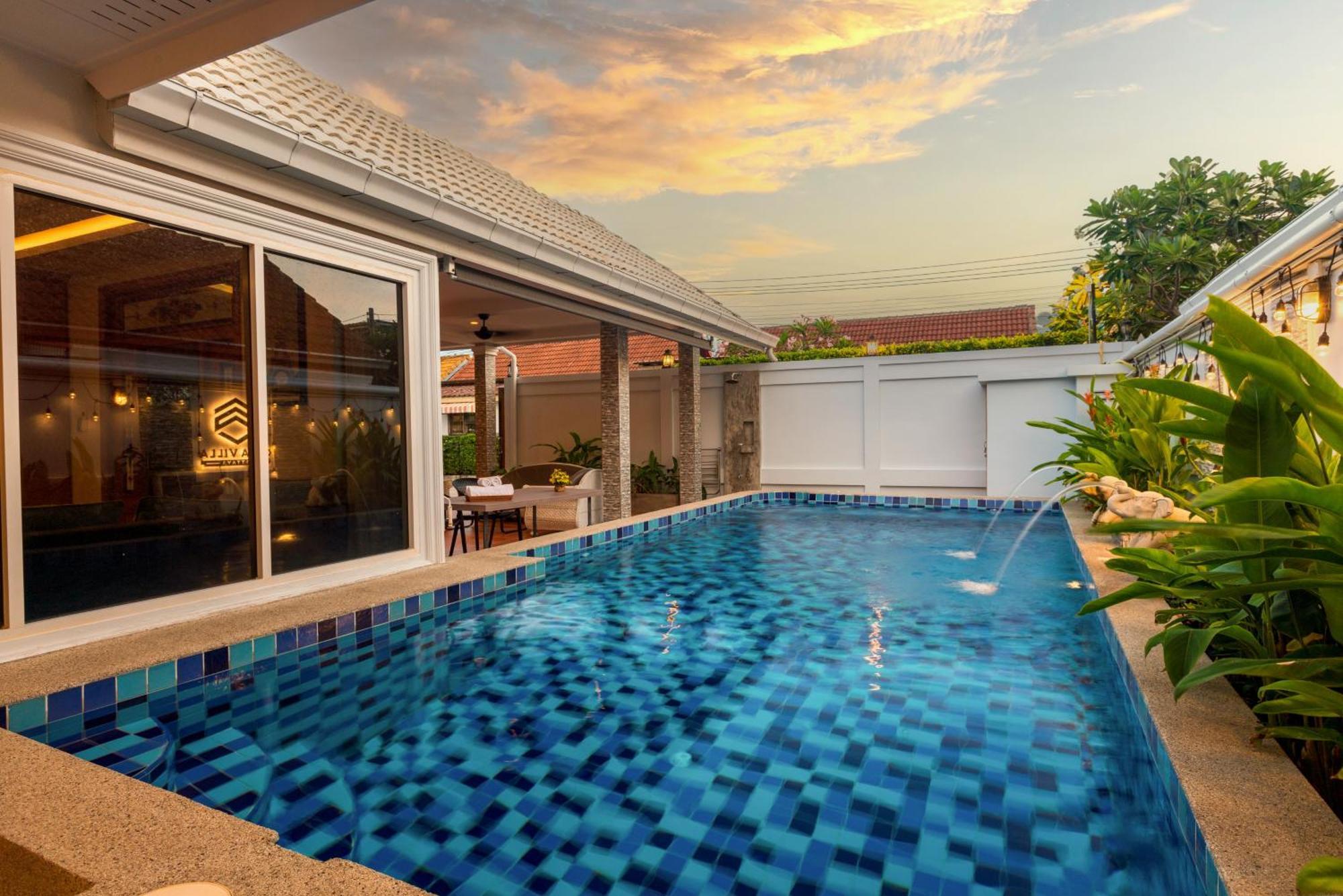 Gala Holiday Villa Pattaya Exterior foto