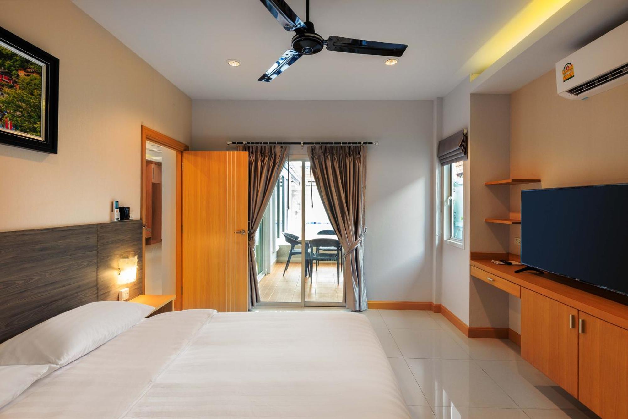 Gala Holiday Villa Pattaya Exterior foto
