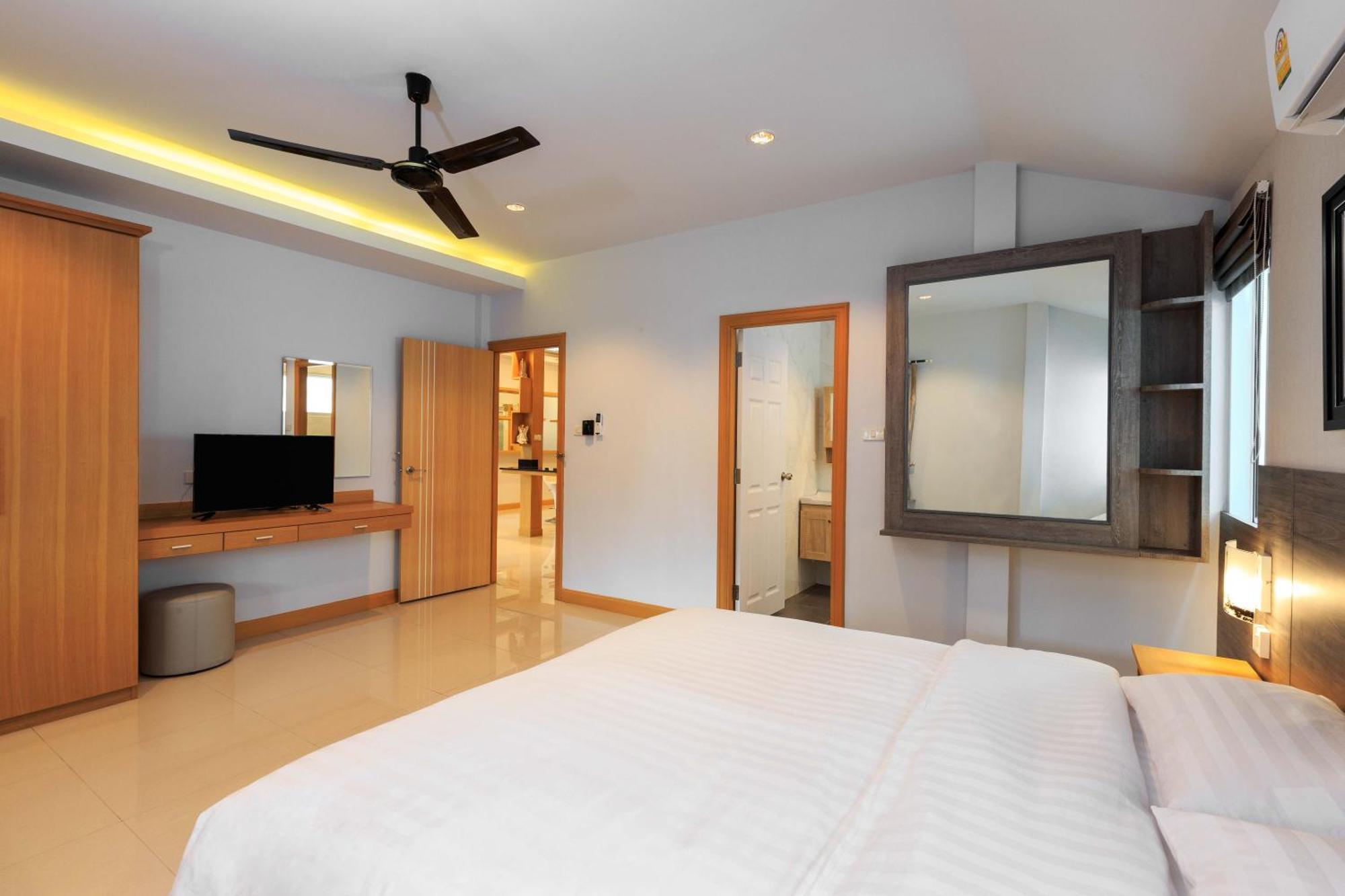 Gala Holiday Villa Pattaya Exterior foto