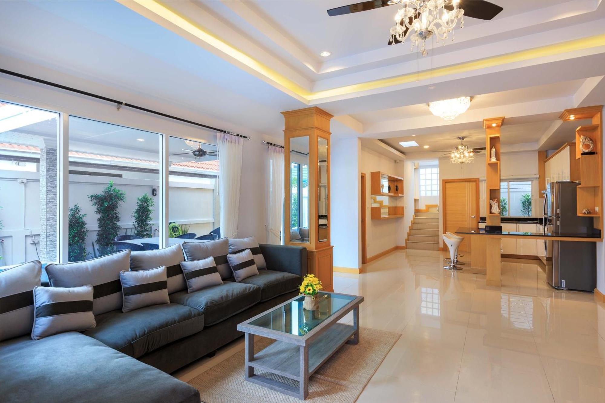 Gala Holiday Villa Pattaya Exterior foto
