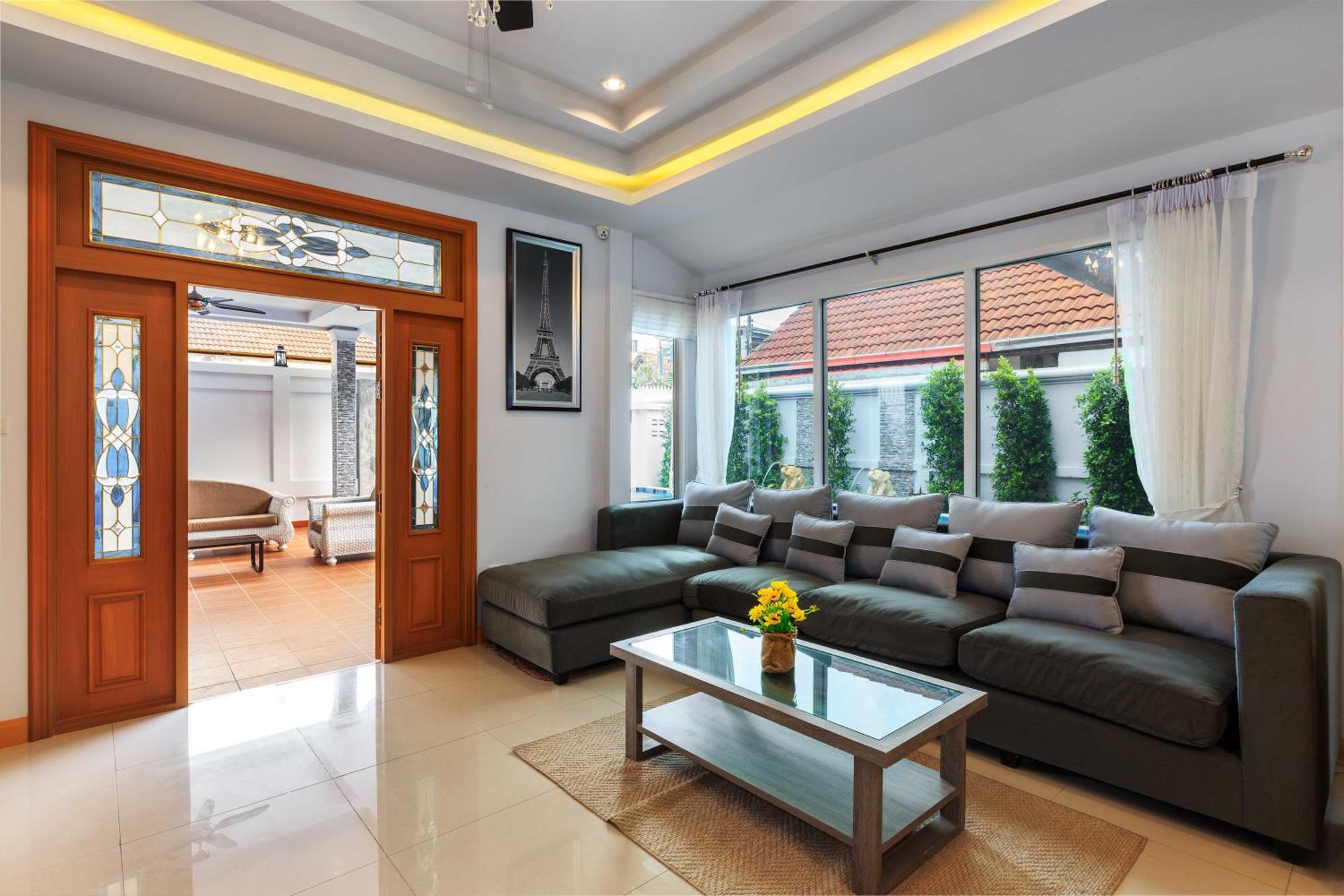 Gala Holiday Villa Pattaya Exterior foto