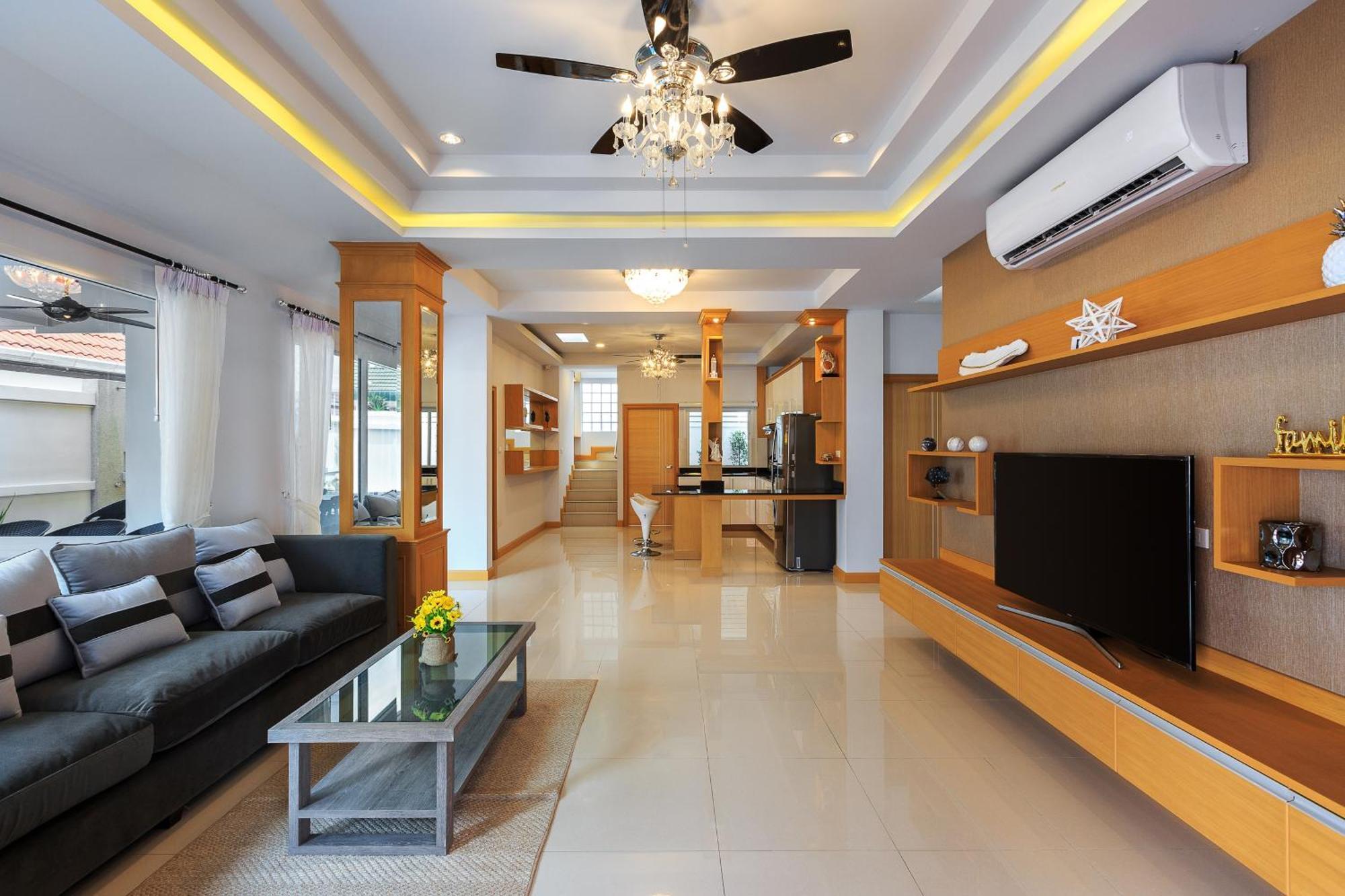 Gala Holiday Villa Pattaya Exterior foto