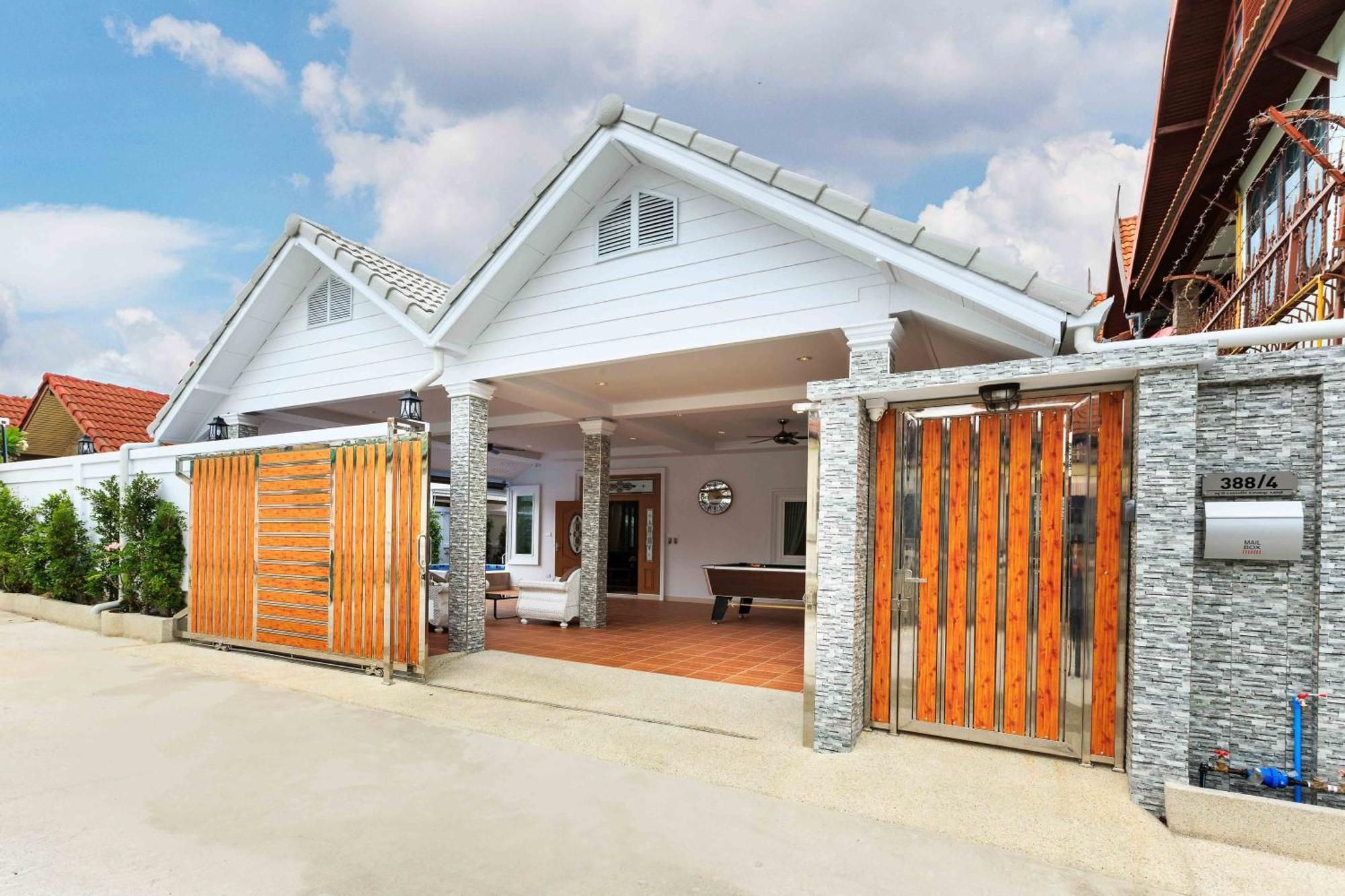 Gala Holiday Villa Pattaya Exterior foto