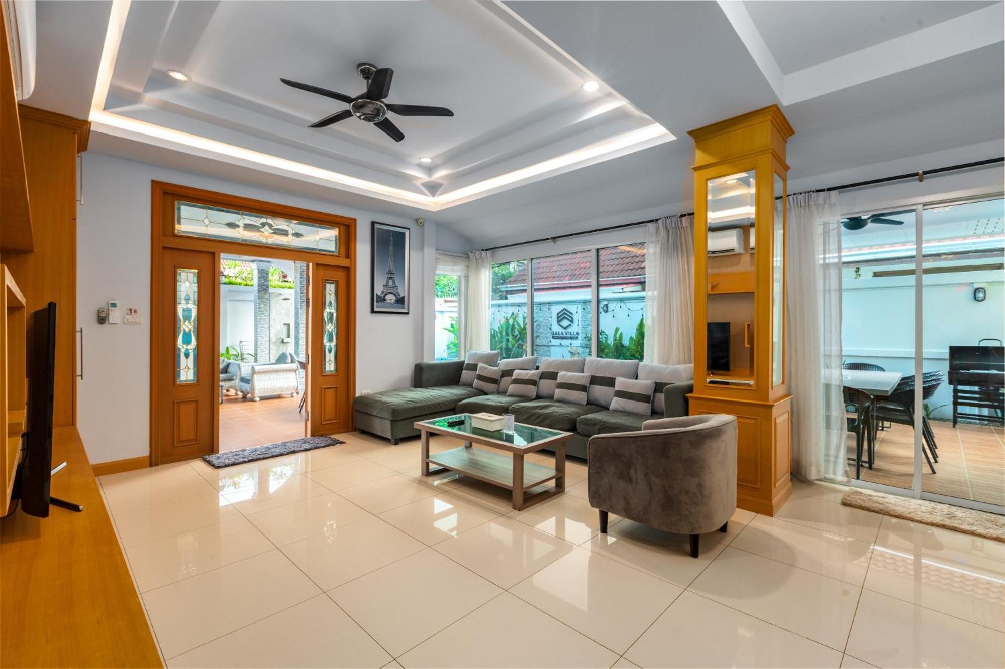 Gala Holiday Villa Pattaya Exterior foto