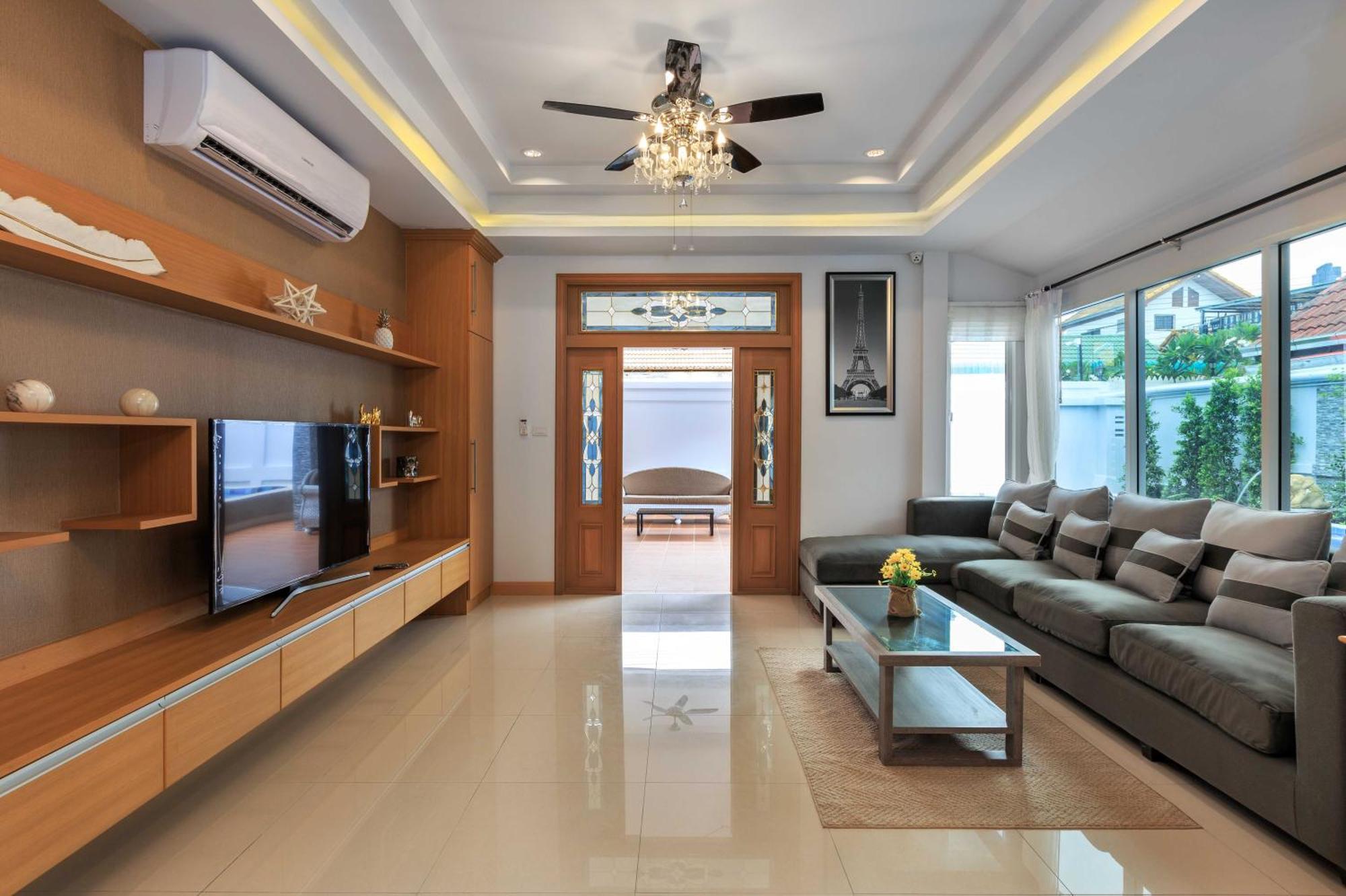 Gala Holiday Villa Pattaya Exterior foto